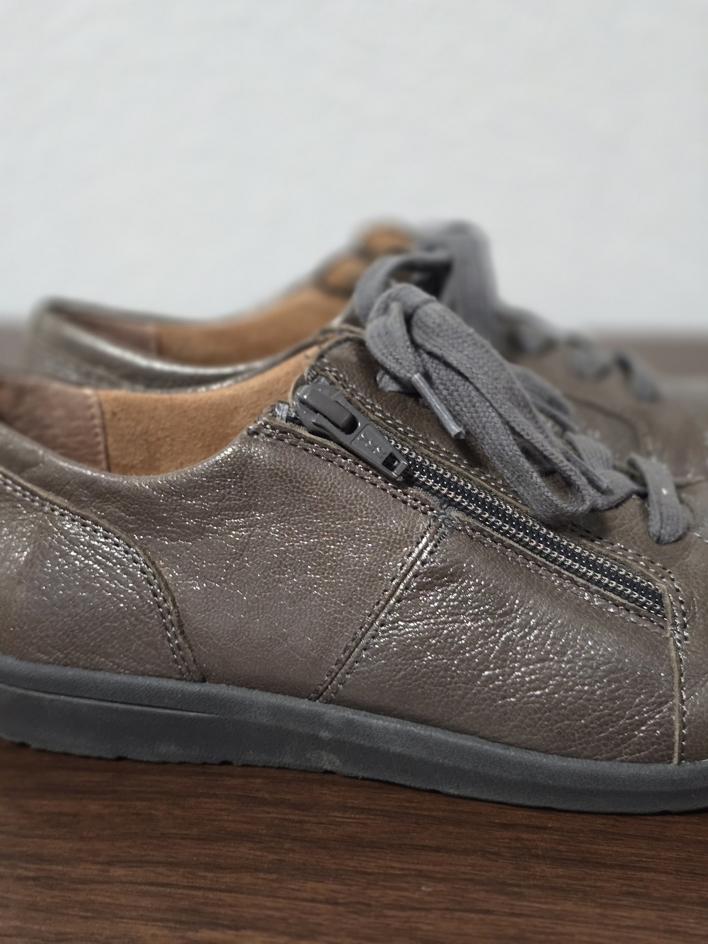 Vionic Women's Gray Leather Lace-Up Sneakers with Side Zipper - Picture 5 of 8